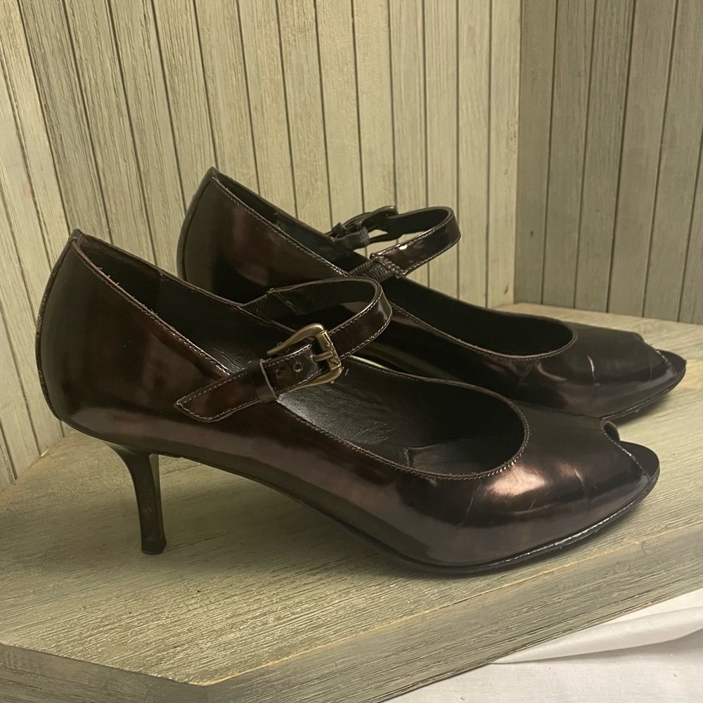 Donald J Pliner Copper Leather Single Strap Heels 38.5M